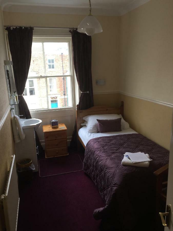 The Arches Guest House Уитби Екстериор снимка