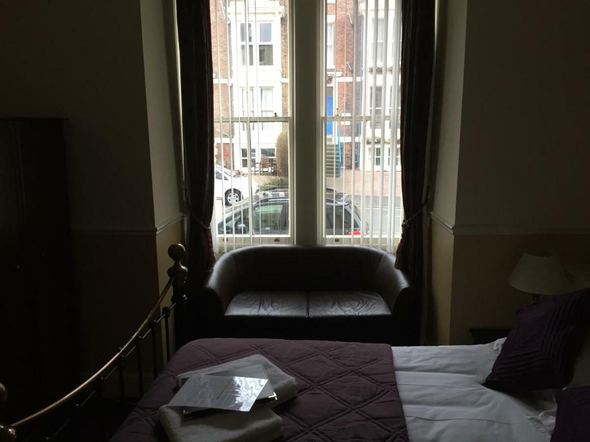 The Arches Guest House Уитби Екстериор снимка