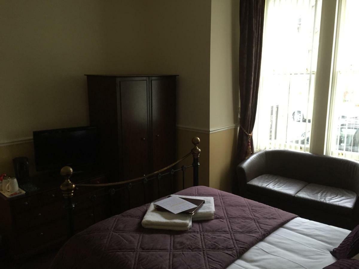 The Arches Guest House Уитби Екстериор снимка