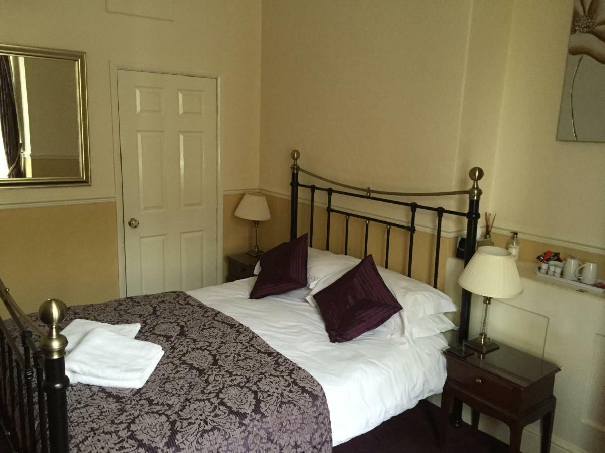 The Arches Guest House Уитби Екстериор снимка